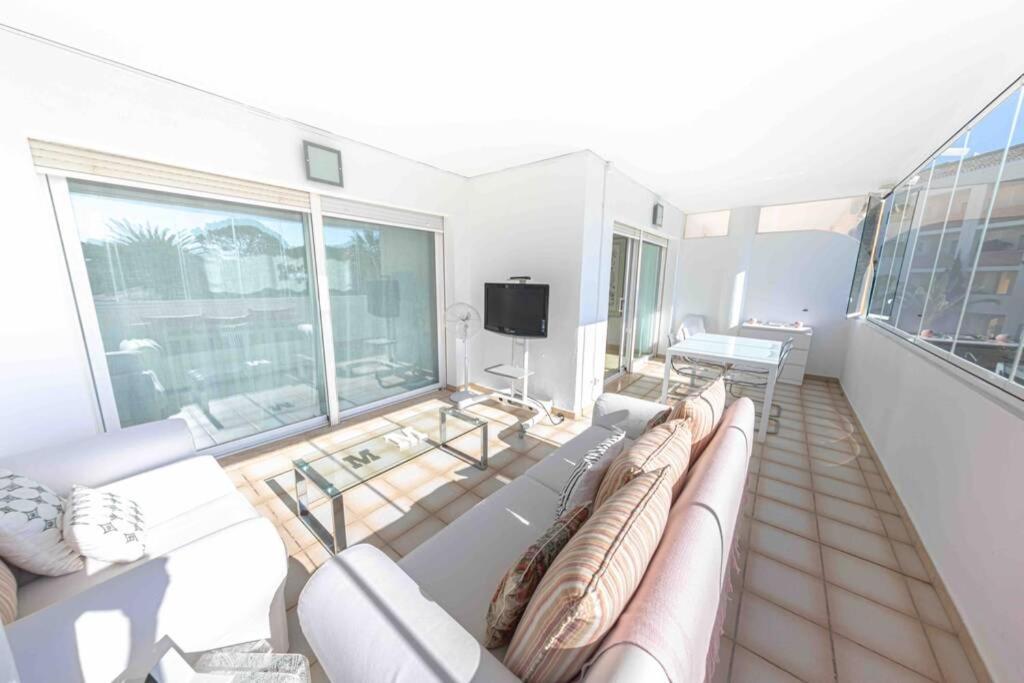 Brigth Apartment/2bed/2bath/100m Beach/sea Views Appartement
