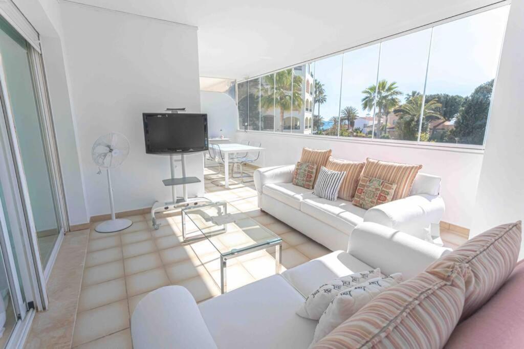 Brigth Apartment/2bed/2bath/100m Beach/sea Views Appartement *