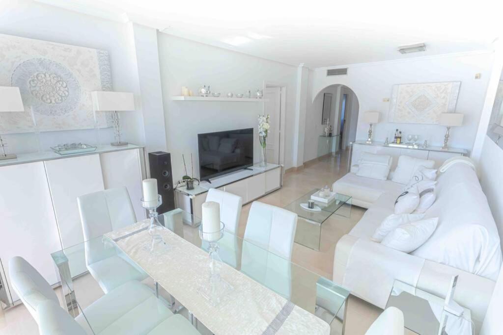 Apartamento Brigth Apartment/2bed/2bath/100m Beach/sea Views *